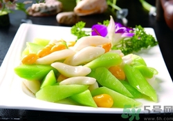 菱角可以燉排骨嗎?菱角燉排骨有什么好處 菱角可以燉排骨嗎?菱角燉排骨有什么好處