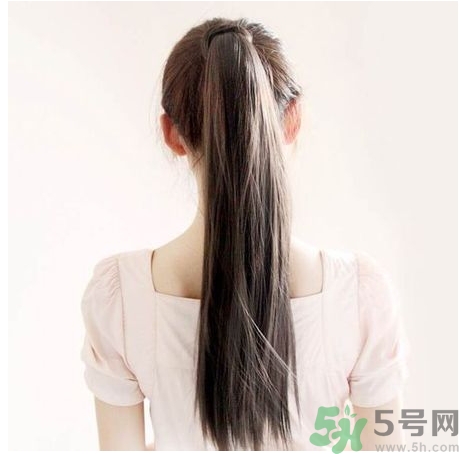 冬天頭發(fā)炸毛怎么辦？冬天頭發(fā)怎么樣減少靜電？