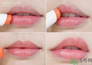 悅詩風(fēng)吟花瓣唇膏色號 悅詩風(fēng)吟花瓣唇膏試色圖 悅詩風(fēng)吟花瓣唇膏色號 悅詩風(fēng)吟花瓣唇膏試色圖