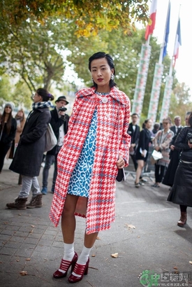 十月可以穿涼鞋嗎？十月怎么穿涼鞋不冷？