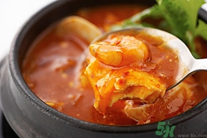 吃火鍋嘔吐怎么辦？吃火鍋吐了怎么辦？