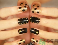 指甲油可以帶上飛機(jī)嗎?指甲油可以托運(yùn)嗎? 指甲油可以帶上飛機(jī)嗎?指甲油可以托運(yùn)嗎?