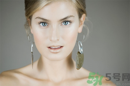 打耳洞疼不疼？怎樣打耳洞不疼？