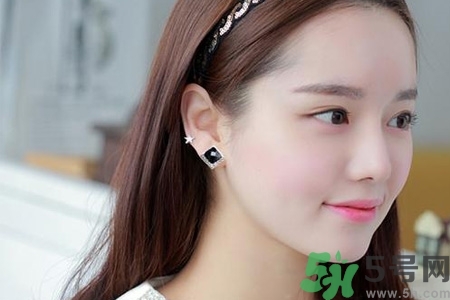 打耳洞的注意事項(xiàng)有哪些？女生打耳洞前需要注意什么？