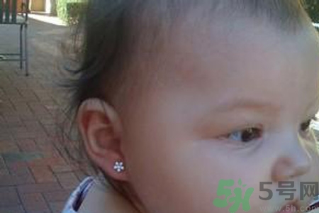 小孩打耳洞對視力好嗎？為什么小時候打耳洞對視力好？