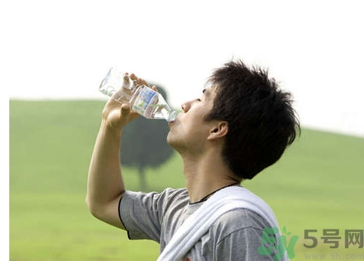 多喝水皮膚會變好嗎？喝多少水皮膚會變好？