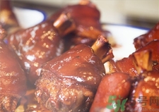 豬蹄的營(yíng)養(yǎng)價(jià)值 豬蹄的功效與作用 豬蹄的營(yíng)養(yǎng)價(jià)值 豬蹄的功效與作用