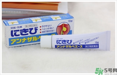 白兔祛痘膏和獅王哪個(gè)好？白兔牌暗瘡膏哪款好？