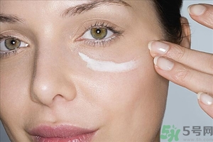 保濕霜什么時(shí)候用？保濕霜怎么用？