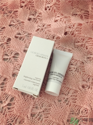 阿瑪尼黑鑰匙至臻奐顏精華乳怎么樣？阿瑪尼黑鑰匙精華乳好用嗎？