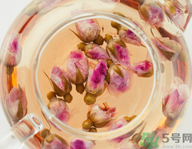 桂花茶和玫瑰花能一塊泡水喝嗎？桂花和玫瑰花一起喝有什么功效？