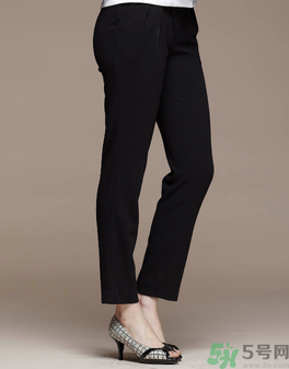 黑色褲子粘毛怎么辦？黑色褲子為什么會(huì)粘毛？