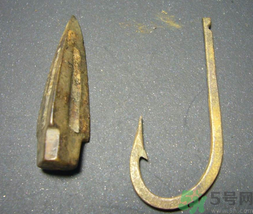 釣鯽魚用幾號(hào)鉤？釣鯽魚用什么鉤型的魚鉤？