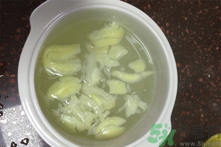 寶寶咳嗽喝大蒜水有用嗎？小孩咳嗽能喝大蒜水嗎？