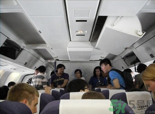 瓜子可以帶上飛機(jī)嗎?飛機(jī)上可以吃瓜子嗎 瓜子可以帶上飛機(jī)嗎?飛機(jī)上可以吃瓜子嗎