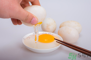 雞蛋和鴨蛋可以一起吃嗎？雞蛋和鴨蛋可以一起炒嗎？
