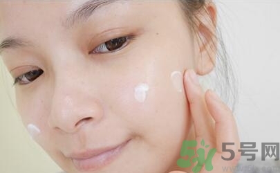 雅詩(shī)蘭黛萬(wàn)能面霜怎么用?雅詩(shī)蘭黛萬(wàn)能面霜使用方法 雅詩(shī)蘭黛萬(wàn)能面霜怎么用?雅詩(shī)蘭黛萬(wàn)能面霜使用方法