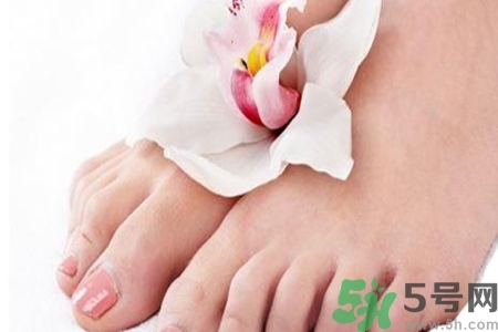 腳趾甲長(zhǎng)到肉里怎么辦？腳趾甲長(zhǎng)到肉里是什么原因？