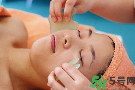 面部刮痧多久一次最好？面部刮痧能天天做嗎？