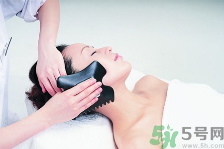 面部刮痧可以祛斑嗎？面部刮痧真的能淡化斑嗎？