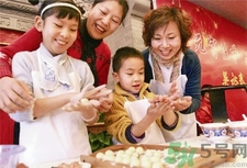 餃子可以放冰箱多久?自己包的餃子可以冷凍多久? 餃子可以放冰箱多久?自己包的餃子可以冷凍多久?