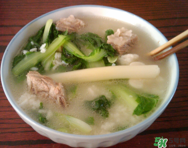 燉排骨什么時(shí)候放鹽最好？燉排骨放什么調(diào)料？