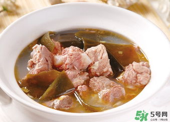 燉排骨什么時(shí)候放鹽最好？燉排骨放什么調(diào)料？