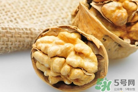 核桃和香蕉能一起吃嗎？核桃不能和什么一起吃？