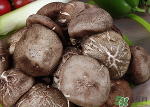 鮮香菇發(fā)黑了還能吃嗎？鮮香菇放黑了還能吃嗎？
