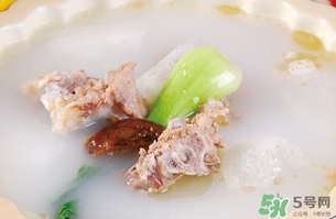 排骨湯燉多久最好？排骨湯燉怎么燉最好喝？