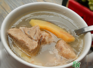 排骨湯為什么是白色的？排骨湯怎么熬成乳白色的？