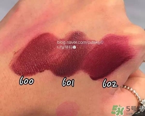 阿瑪尼小胖丁唇釉哪個色最火？阿瑪尼小胖丁唇釉保留了紅管的哪個色？