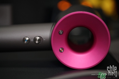 dyson吹風(fēng)機(jī)怎么用？戴森吹風(fēng)機(jī)使用方法