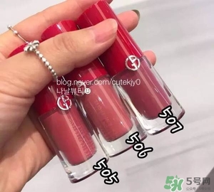 阿瑪尼小胖丁唇釉哪個色最火？阿瑪尼小胖丁唇釉保留了紅管的哪個色？