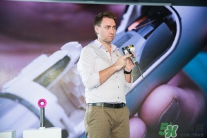 dyson吹風(fēng)機(jī)怎么用？戴森吹風(fēng)機(jī)使用方法