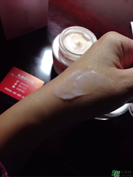 丸美白色之戀純白霜多少錢?丸美白色之戀純白霜價格 丸美白色之戀純白霜多少錢?丸美白色之戀純白霜價格