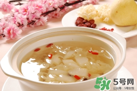 喝銀耳紅棗湯會(huì)發(fā)胖嗎？晚上吃銀耳紅棗湯長(zhǎng)會(huì)胖嗎？