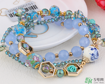 潘多拉手鏈?zhǔn)鞘裁床馁|(zhì)？潘多拉手鏈?zhǔn)倾y的嗎？