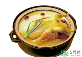 燉老鴨湯放什么材料？燉老鴨湯放什么最好？