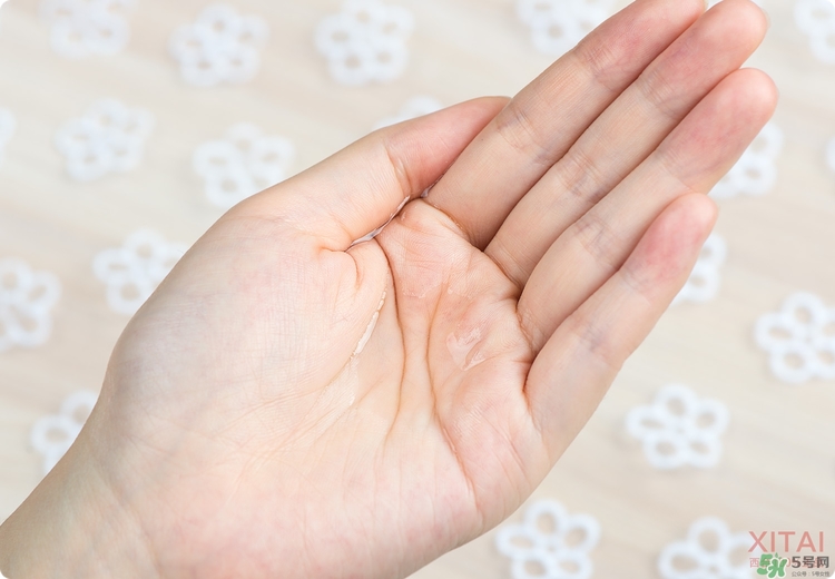 伊詩露櫻桃爽膚水怎么樣？esthe dew櫻桃水好用嗎？