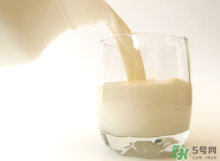 吃完鴨肉可以喝牛奶嗎？鴨肉和牛奶能一起吃嗎？