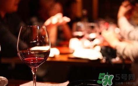 帶牙套能喝酒嗎？帶牙套可不可以喝酒？