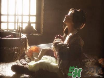 上班這么喂奶?上班哺乳注意事項(xiàng) 上班這么喂奶?上班哺乳注意事項(xiàng)