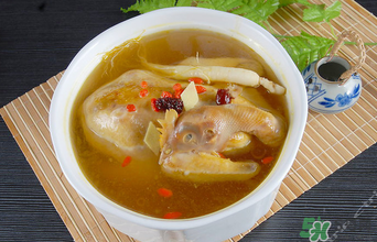 雞湯可以隔夜喝嗎？隔夜的雞湯還能喝嗎？