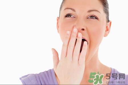 哈欠連天是怎么回事？老打哈欠是怎么回事？