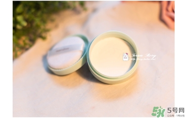 悅詩風(fēng)吟散粉多少錢？悅詩風(fēng)吟定妝粉價格