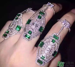 潘多拉和施華洛奇哪個好？潘多拉和施華洛奇哪個貴？