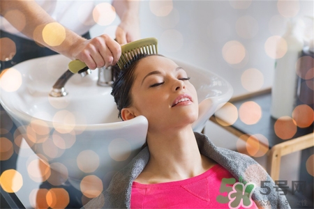 冬天坐月子可以洗頭嗎？冬天坐月子洗頭好嗎？