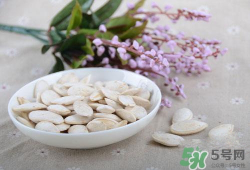 南瓜子和葵花籽哪個好？南瓜子和葵花籽區(qū)別？