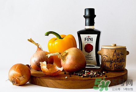 洋蔥可以去除甲醛嗎?洋蔥去除甲醛的方法 洋蔥可以去除甲醛嗎?洋蔥去除甲醛的方法